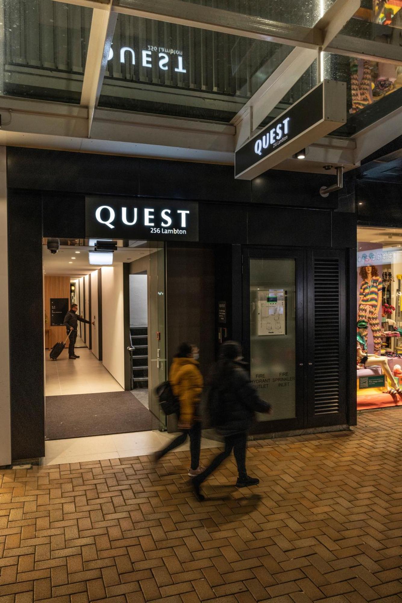 Quest 256 Lambton Hotel Wellington Bagian luar foto